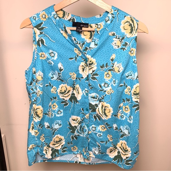 Erika Woman’s Blue Floral Sleeveless Button Top shirt size Medium Petite - Picture 2 of 8
